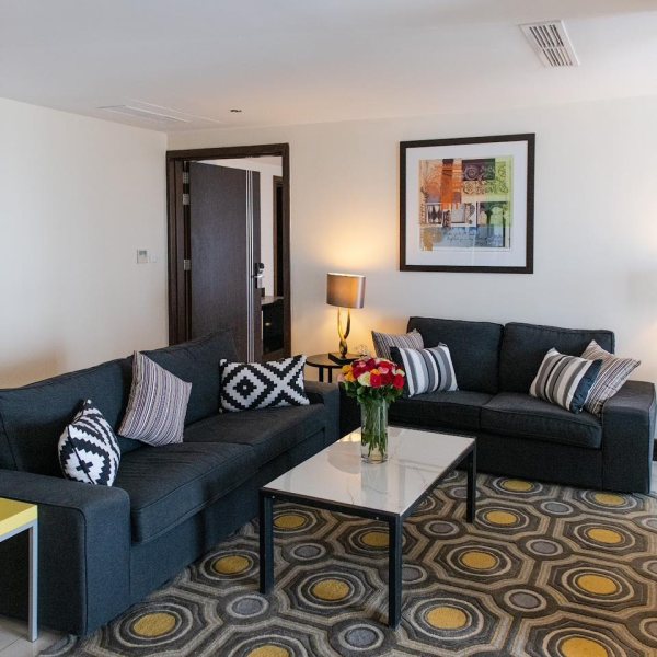 Rooms &amp; suites